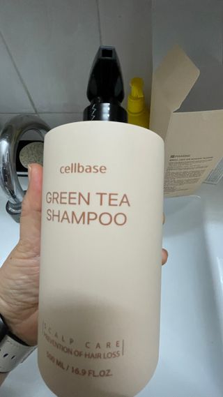 프리마인 더이상 뻣뻣하고 효과없는 탈모샴푸는 NO. 근본부터 케어하는 셀베이스 그린티샴푸(500ml) — 4점을 준 리뷰어가 2023년 2월 올린 사용 사진