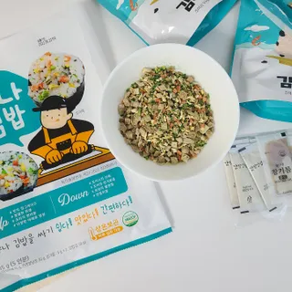 해풀잎 누구나 김밥*1ea [(혼합야채 35g *1ea,  김밥김 (5g, 5ea),  양념간장 (6g, 5ea), 참기름(5g, 2ea)] — 5점을 준 리뷰어가 2022년 5월 올린 사용 사진