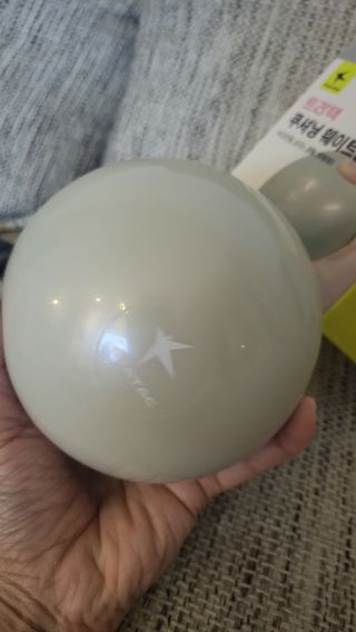 트라택 쿠셔닝 웨이트볼 0.5kg + 1kg SET — 5점을 준 리뷰어가 2022년 6월 올린 사용 사진