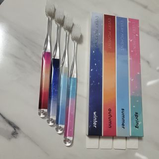 에브리모먼트 에브리 모먼트 칫솔 Every moment toothbrush — 5점을 준 리뷰어가 2022년 2월 올린 사용 사진