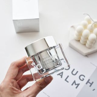 아이디플라코스메틱 아이디 페이스핏  시그니처 크림 50ml — 5점을 준 리뷰어가 2021년 10월 올린 사용 사진
