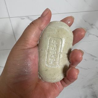 제이제이바이오 허브마사지바 올인원 알약비누 — 5점을 준 리뷰어가 2022년 3월 올린 사용 사진