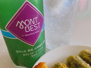 몽베스트 Montbest with Sparkling water Plain 20병 — 5점을 준 리뷰어가 2022년 6월 올린 사용 사진