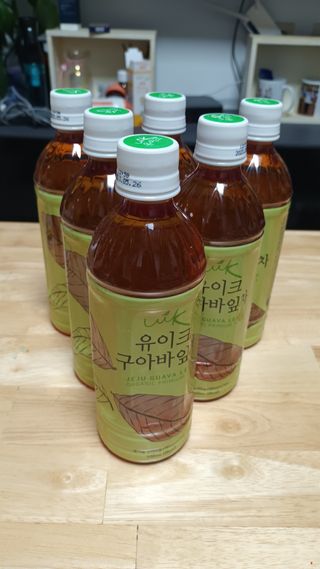 소담스퀘어 상암 제로카페인x제로칼로리 제주 유기농 유이크 구아바잎차 500ml x 6개입 (1박스) — 5점을 준 리뷰어가 2022년 11월 올린 사용 사진