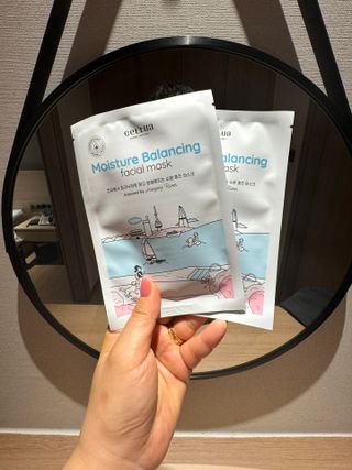 세뚜아(Cettua) 나우[세뚜아] 모이스처 밸런싱 페이셜 마스크 Cettua Moisture Balancing Facial Mask 4매 — 5점을 준 리뷰어가 2023년 12월 올린 사용 사진