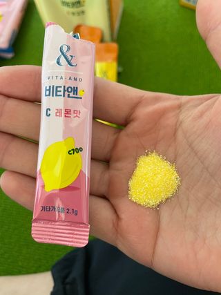 비타앤C 레몬맛, 망고맛 — 5점을 준 리뷰어가 2021년 4월 올린 사용 사진