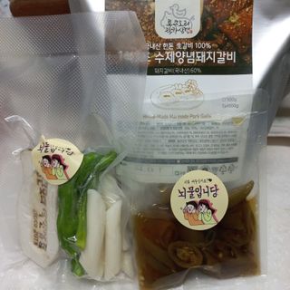 소담스퀘어 상암 통큰오리착한삼겹 1석3조수제양념돼지갈비 — 5점을 준 리뷰어가 2022년 12월 올린 사용 사진