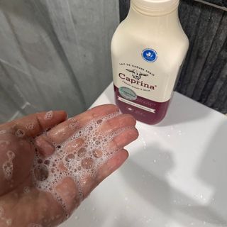 카프리나 프레쉬 산양밀크 어메이징 바디워시 500ml (오리지널향) — 4점을 준 리뷰어가 2023년 5월 올린 사용 사진