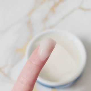 비엠비코 퀸79 노블 골드 아쿠아 크림 — 5점을 준 리뷰어가 2021년 5월 올린 사용 사진