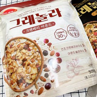 씨알푸드 씨알로 그래놀라 2종 후르츠+크랜베리 아몬드 — 5점을 준 리뷰어가 2022년 7월 올린 사용 사진