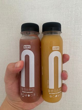 BLENDY'S 핑크 스무디+블론디 스무디 — 5점을 준 리뷰어가 2021년 10월 올린 사용 사진