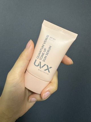 UVX 퀀텀 비너스 맑은 톤업 선세럼 — 3.5점을 준 리뷰어가 2024년 2월 올린 사용 사진