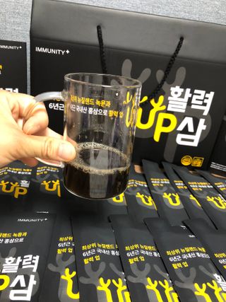 [이뮤니티플러스] 최고급녹용과 국내산 6년근 홍삼으로 활력업!!_ 활력UP삼 30포 1box — 5점을 준 리뷰어가 2022년 5월 올린 사용 사진