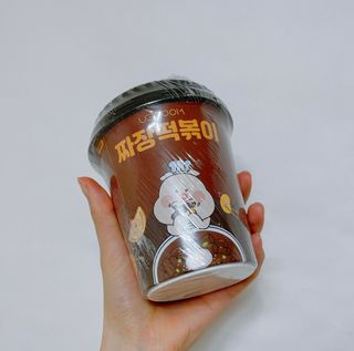 유비쿡 컵떡볶이 매운컵떡볶이2개/ 짜장컵떡볶이 2개  총 4개세트 — 2점을 준 리뷰어가 2021년 2월 올린 사용 사진