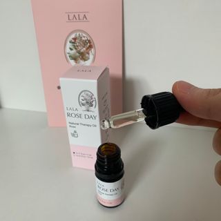 라라로즈데이 시즌2 천연 아로마오일 Y존 케어 속옷향수 이너퍼퓸 5ml  여성의 자존감을 UP시키자 — 5점을 준 리뷰어가 2021년 8월 올린 사용 사진