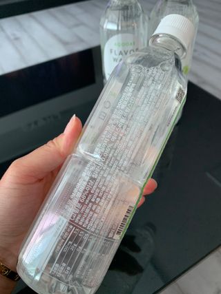 아쿠아스 플레이버워터 ★[아쿠아스] 제로칼로리 플레이버워터 복숭아/청포도 1BOX 20개입 — 5점을 준 리뷰어가 2021년 4월 올린 사용 사진