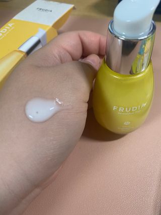 [후르디아] 미백 기능성 감귤 브라이트닝 세럼 — 4점을 준 리뷰어가 2022년 5월 올린 사용 사진