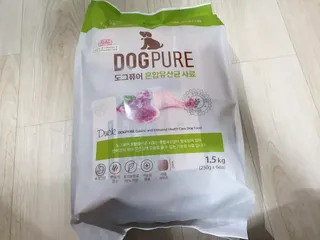 도그퓨어 피부와모질/혼합유산균/글루코사민 유기농 로스팅 사료 — 5점을 준 리뷰어가 2021년 9월 올린 사용 사진