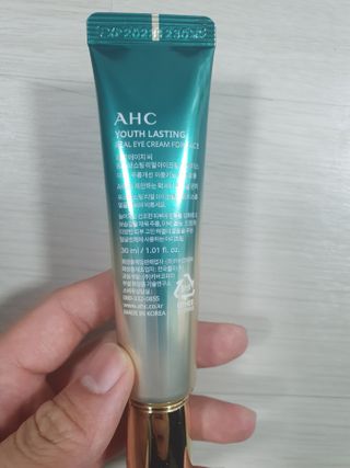 [NEW 탄력유턴 아이크림] AHC 유스 래스팅 리얼 아이크림 포 페이스 — 5점을 준 리뷰어가 2021년 3월 올린 사용 사진