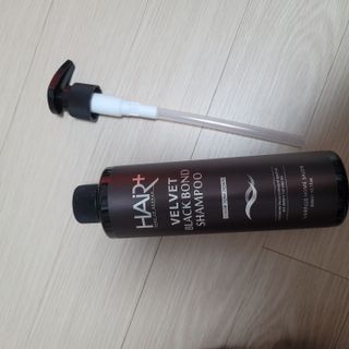 헤어플러스 블랙 컬러본드 샴푸 트리트먼트 300ml — 5점을 준 리뷰어가 2021년 5월 올린 사용 사진