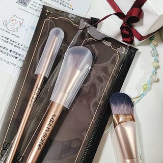 [툴앤썸] 라운드 파운데이션 브러시+사선 쉐딩 브러시+블렌딩 브러시 — 5점을 준 리뷰어가 2021년 6월 올린 사용 사진