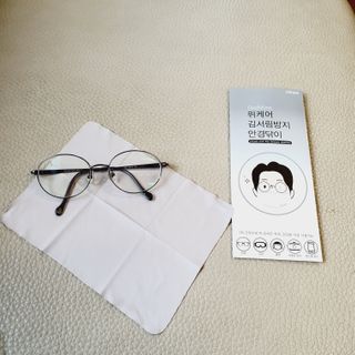 위케어 김서림방지 안경닦이 안티포그 극세사클리너 — 5점을 준 리뷰어가 2021년 2월 올린 사용 사진