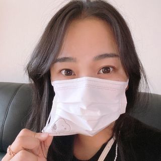 JHWORLD 스누피 마스크 정품 스누피 KF-AD 국내 비말차단 아동용 성인용 일회용 덴탈마스크 50매 — 5점을 준 리뷰어가 2021년 6월 올린 사용 사진