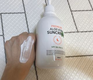[닥터문] 프리미엄 알로에베라 선크림 500ml — 4.5점을 준 리뷰어가 2022년 6월 올린 사용 사진