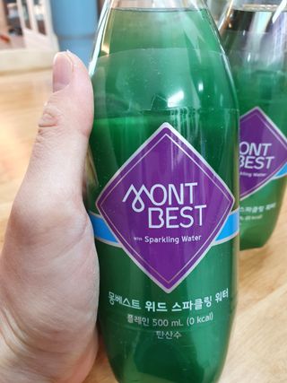몽베스트 Montbest with Sparkling water Plain 20병 — 5점을 준 리뷰어가 2022년 5월 올린 사용 사진