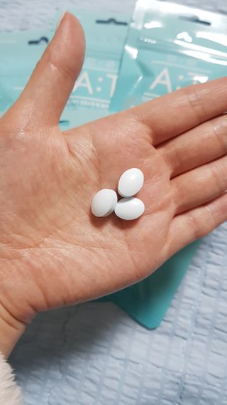 입 냄새 완화에 도움을 주는 에티켓 캔디 앳캔디 스트롱민트 — 5점을 준 리뷰어가 2021년 1월 올린 사용 사진