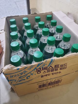 몽베스트 Montbest with Sparkling water Plain 20병 — 5점을 준 리뷰어가 2021년 10월 올린 사용 사진