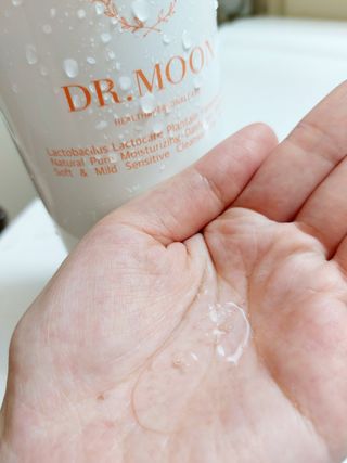 프리[닥터문] 유산균 락토케어 질경초 여성청결제 1000ml (젤타입) — 5점을 준 리뷰어가 2022년 6월 올린 사용 사진