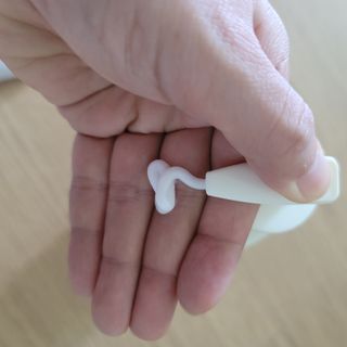 카프리나 산양밀크 모이스춰라이징 바디로션 350ml(라벤더향) — 5점을 준 리뷰어가 2023년 5월 올린 사용 사진