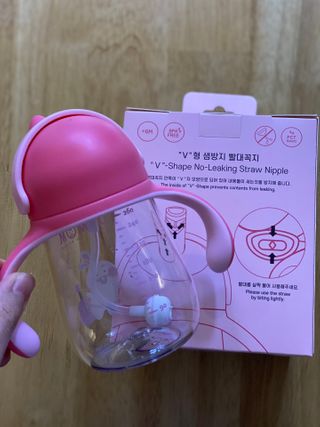 유비맘 트라이탄 코니빨대컵_컬러 랜덤 발송 — 4점을 준 리뷰어가 2021년 1월 올린 사용 사진
