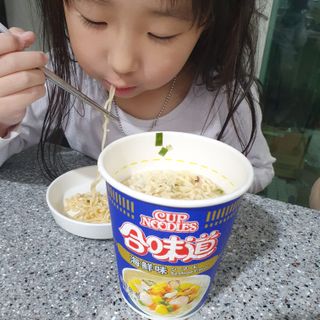 NISSIN 닛신 컵누들  4종 - 씨푸드오리지날, 씨푸드 스파이시, 씨푸드 커리, 씨푸드 XO소스 — 4점을 준 리뷰어가 2023년 1월 올린 사용 사진