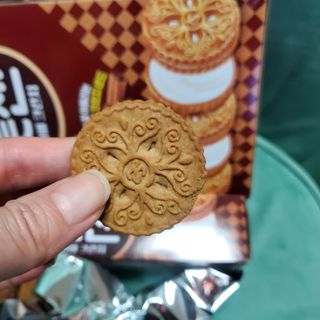 롯데제과 롯샌 카페크런치 — 5점을 준 리뷰어가 2021년 10월 올린 사용 사진