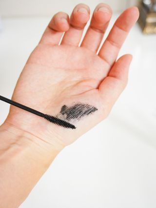 더소설 소설 블랙아이래쉬 세럼 10g(SOSEOL BLACK EYELASH SERUM 10g) — 5점을 준 리뷰어가 2023년 12월 올린 사용 사진