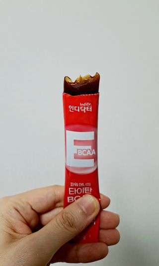 인디닥터 면역 생생 핑크 이뮨 젤리 + 타이탄 BCAA 프로틴 젤리스틱 — 5점을 준 리뷰어가 2022년 5월 올린 사용 사진