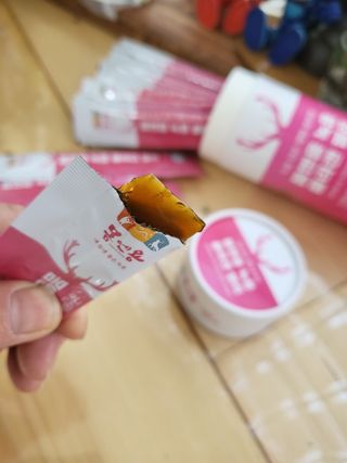 [몸엔용] 녹용 담은 탱탱 콜라겐 녹용 콜라겐 젤리 15g x 20포 — 5점을 준 리뷰어가 2022년 4월 올린 사용 사진