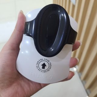 온가족 시원한샴푸 깨끗한두피 샴푸브러쉬 두피스케일링 히트팡블랙에디션 — 4점을 준 리뷰어가 2021년 8월 올린 사용 사진