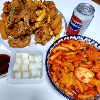 빨간키트 떡볶이 밀키트 2~3인분 매운맛 국물 떡볶이 만들기 쉬운 황금 레시피 분말 소스로 간편한 요리 — 5점을 준 리뷰어가 2021년 10월 올린 사용 사진