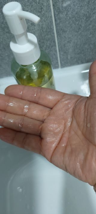 스킨큐어 산다화 순한 클렌징 동백 오일 200ml — 4점을 준 리뷰어가 2023년 8월 올린 사용 사진