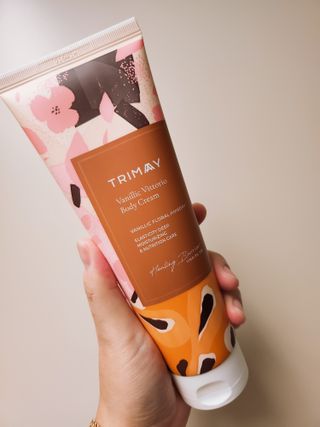 트리마이 주름개선 기능성의 퍼퓸 바디케어, 힐링 베리어 바디크림 3종 택1 — 5점을 준 리뷰어가 2022년 10월 올린 사용 사진