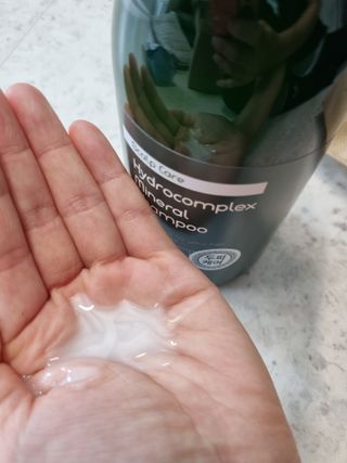 주식회사 에이징 하이드로컴플렉스 미네랄 샴푸 — 4점을 준 리뷰어가 2022년 12월 올린 사용 사진