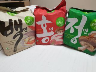 [풀무원] 자연은맛있다 정면, 백면, 홍면  세트 — 5점을 준 리뷰어가 2021년 4월 올린 사용 사진