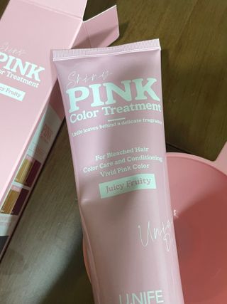 [유니프] 헤어 샤이니 핑크 컬러 트리트먼트240g — 5점을 준 리뷰어가 2023년 12월 올린 사용 사진