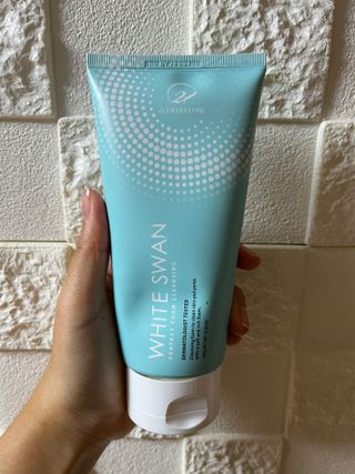 오투에니원 화이트 스완 퍼펙트 폼 클렌징 150g 퍼프증정 — 5점을 준 리뷰어가 2023년 1월 올린 사용 사진