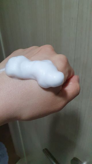 헤어플러스 콴디 아침세안제 폼클렌징 퓨어 어니스티 모닝클렌저 — 5점을 준 리뷰어가 2021년 6월 올린 사용 사진