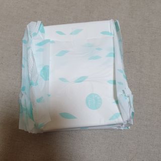 나무드 [데이위드] 국내생산 생리대 가벼운 초 슬림핏 프레쉬 씬 순면커버 생리대 10개입X1팩 — 5점을 준 리뷰어가 2021년 10월 올린 사용 사진