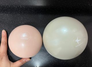 트라택 쿠셔닝 웨이트볼 0.5kg + 1kg SET — 4.5점을 준 리뷰어가 2022년 4월 올린 사용 사진